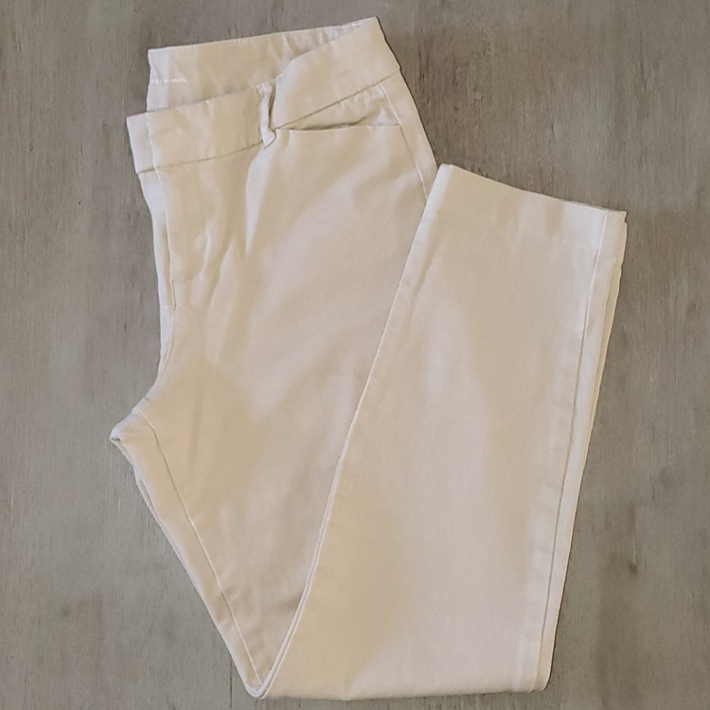 Mid-rise capris